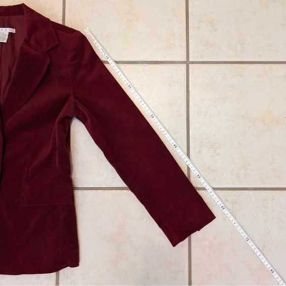 91% Cotton Vintage Cabi Red Embroidered Floral Velvet Whimsigoth 90s Blazer - Picture 13 of 16